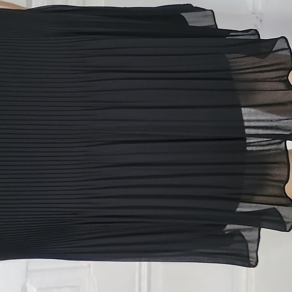 DKNY PLEATED SHIFT DRESS😍 - Picture 5 of 8